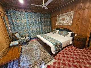 Houseboat SnowGoose - 1