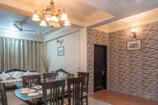 The Golden Gatehouse l Kasauli l Self Cooking Bonfire By Crown Stays - 7