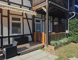 Einzelwohnung im EG mit Terrasse und AC - 1