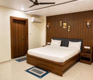 Hotel Pleasure Suites - 8