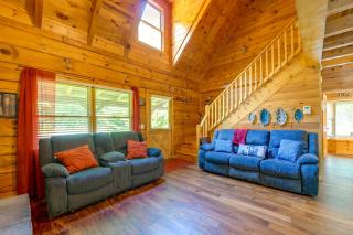 Cabin w/ Hot Tub + Fishing Pond in Del Rio! - 4