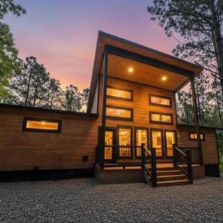 THE HAPPIEST PLACE-Luxury pet-friendly Broken Bow cabin with hot tub & fire pit - 0