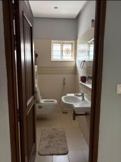 4-Bedroom luxury And Family friendly home - 1