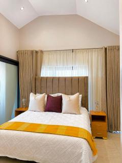 Chelsea Luxe Stay - 9