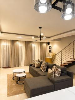 Chelsea Luxe Stay - 4