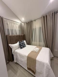 Chelsea Luxe Stay - 2