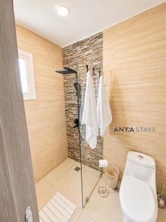 ANYA 4 Tropical 1BR Retreat with Private Terrace - 4