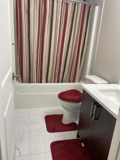 Cozy Two Bedroom Secondary Suite - 9