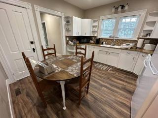 Cozy Village Family Suite - 5