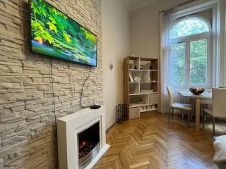 City Centre Main Square Apartment - 6