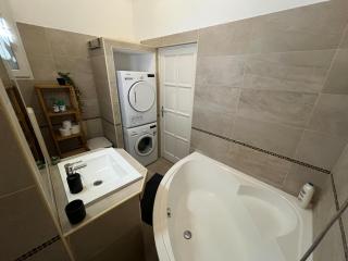 City Centre Main Square Apartment - 2