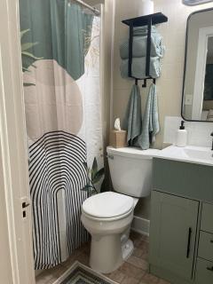 Cozy Coach House - 2