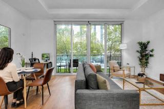 Minimalist Luxe Chic 1BR Suite Gym - 9