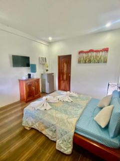 Queen Deluxe Room IV Fuego Island Guest House By Fuego Island Private Resorts - 2