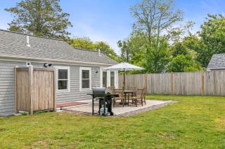 Modern Dog-Friendly Cape Cod Cottage Near Beaches - 1