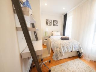 2BR APT near Mount Sinai & Metropolitan Hospitals - 4