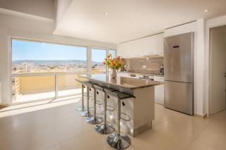 Blue Horizons Luxury Apartment - 0