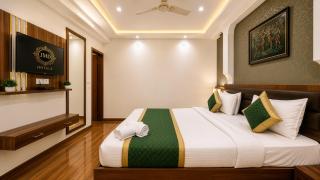 Hotel Paradise International by JMD Group - 7
