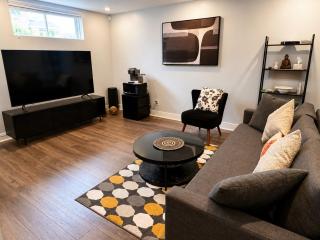 2BR Suite Sleeps5 Near Montreal - 0