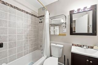 Charming One Bed with Office near Chicago - 7