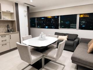 Depa 2 habitaciones con vista al rio cerca a malecon - 8