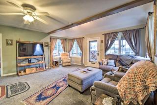 Coos Bay Farmhouse Near Ocean, Pet-Friendly - 4