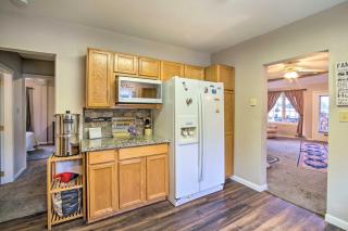 Coos Bay Farmhouse Near Ocean, Pet-Friendly - 2