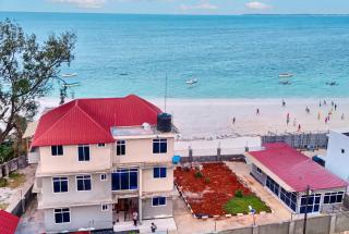 Uroa Beachfront 2BR Apartment with Sea View - Uroa - 8