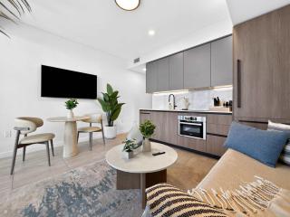 Ocean View 1BR with Balcony Pool & Gym Near Beach - 7