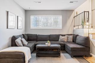 St. Charles Townhome | 2 Kings, Walkable - 9