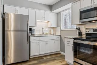 St. Charles Townhome | 2 Kings, Walkable - 8