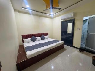 The Jayroop Hotel - 5