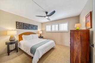 Stunning ocean view 2 bedroom Steps from beach - 6