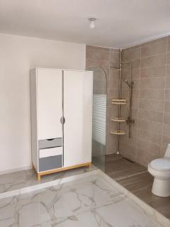 Studio apartment with parking available - 2