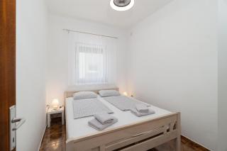 Apartments Ivica - 1