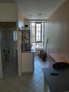 Entire place downtown apartment Le Teil - 3