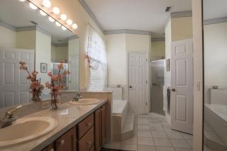 Stunning 3BR lakefront - Pool home in Palmetto - Cranes Galore - 1