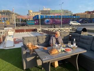 Unique houseboat with large rooftop terrace in central Gothenburg - 1