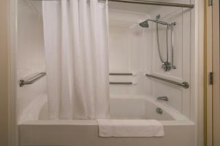 Holiday Inn Express State College at Williamsburg Square by IHG - 7