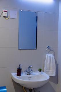 Spacious Modern Boho Gem by Hauz Khas Fort & Lake - 1