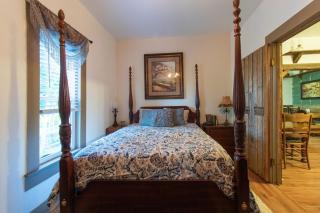 The Prancing Pony Guest House at Edendell - 3