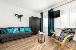 Spacious Apartment for 6 Persons Balcony and Workspace by Noclegi Renters - 0