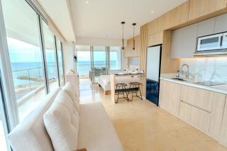 Moderno Apartasuit, vista al mar con dos balcones - 9
