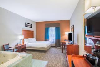 Holiday Inn Express Hotel & Suites Brattleboro by IHG - Brattleboro - 1