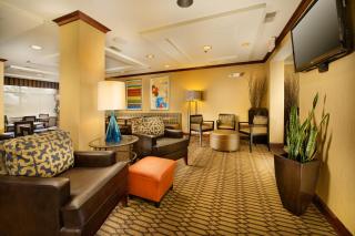 Holiday Inn Express & Suites by IHG Chambersburg by IHG - 5