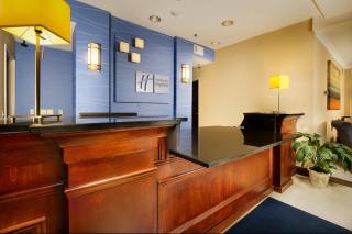 Holiday Inn Express & Suites by IHG Chambersburg by IHG - 4