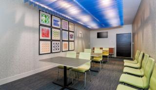 Holiday Inn Express Las Vegas Stadium Area by IHG - 4