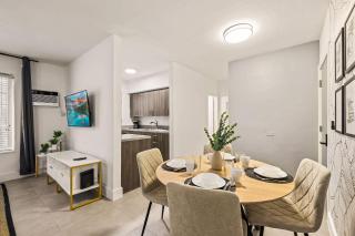 Miami Beach Studio Modern Oasis - 3