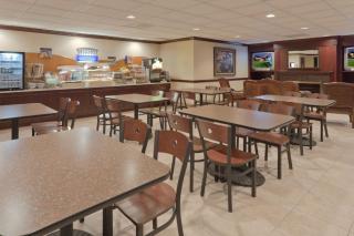 Holiday Inn Express & Suites Mentor - Banquet Center by IHG - 9