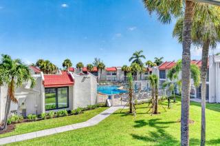 Dans Florida Condos Sea Life at Runaway Bay - 0